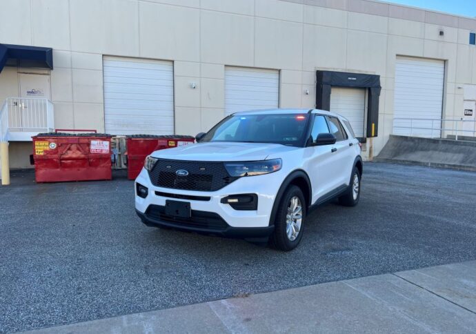 Unmarked Ford Explorer